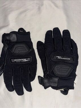 Women's Black Protective Riding Gloves